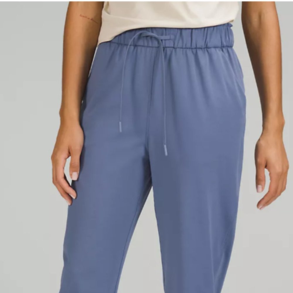Like New Size 4 Stretch High-Rise Pant 7/8 Length - Lululemon